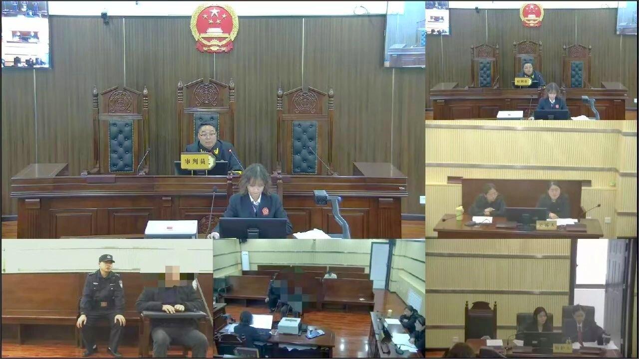 庭審現(xiàn)場(chǎng).jpg