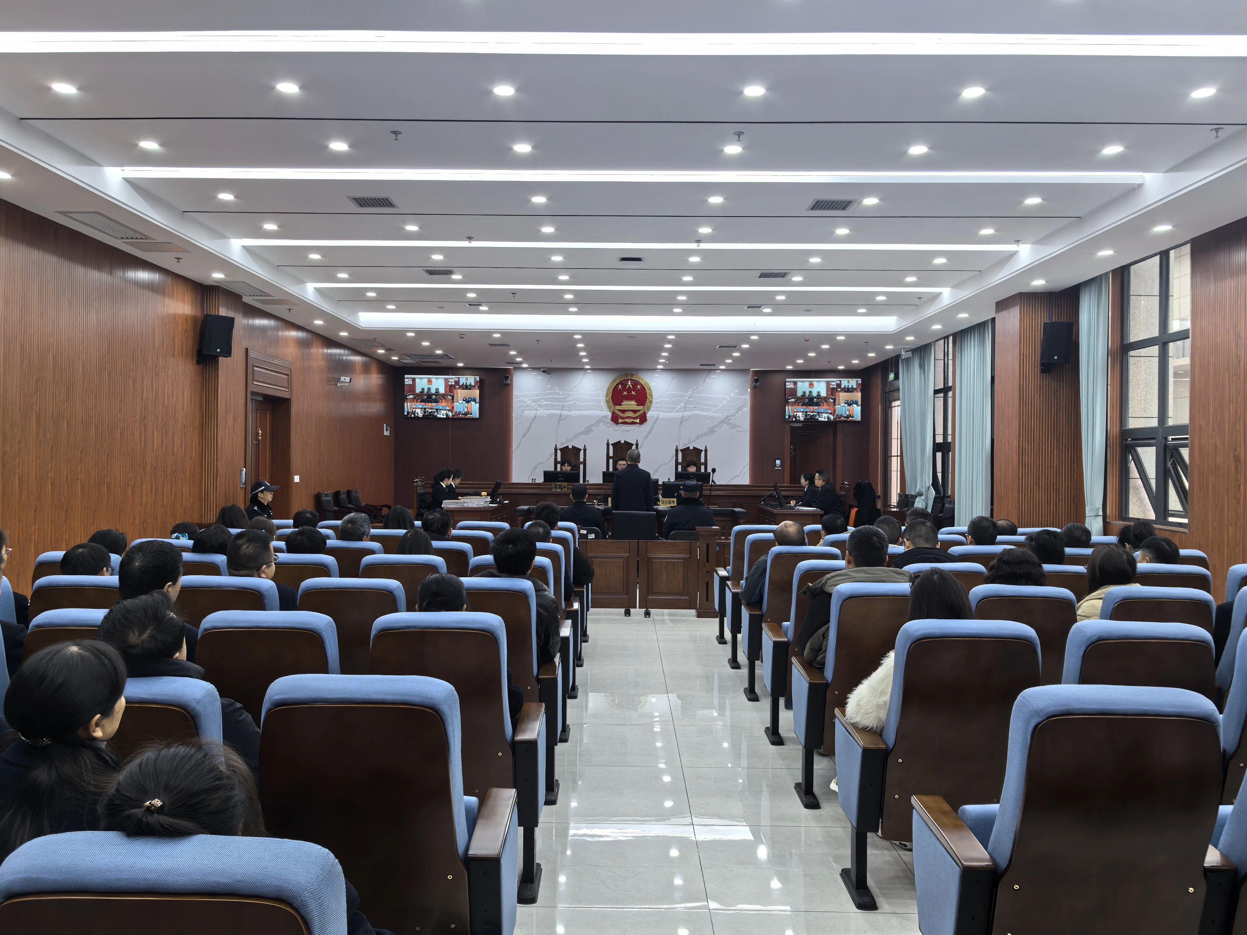 圖1 旁聽庭審活動現(xiàn)場.jpg