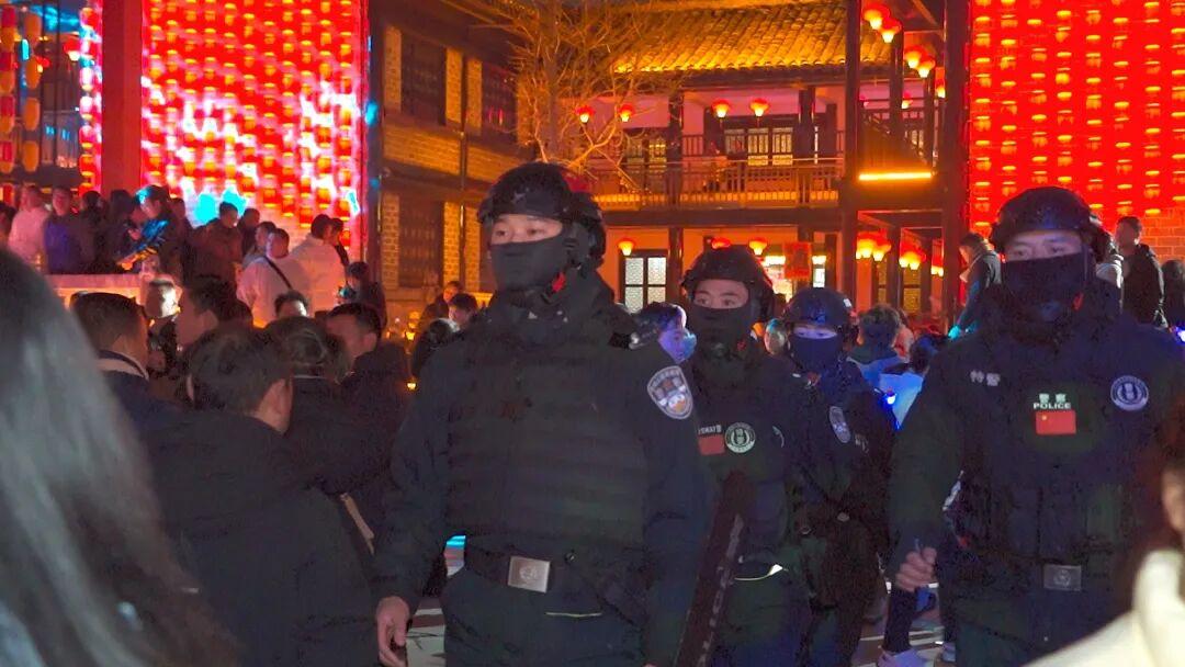 圖1 提高街面見警率，震懾違法犯罪。——西秀分局供圖.jpg