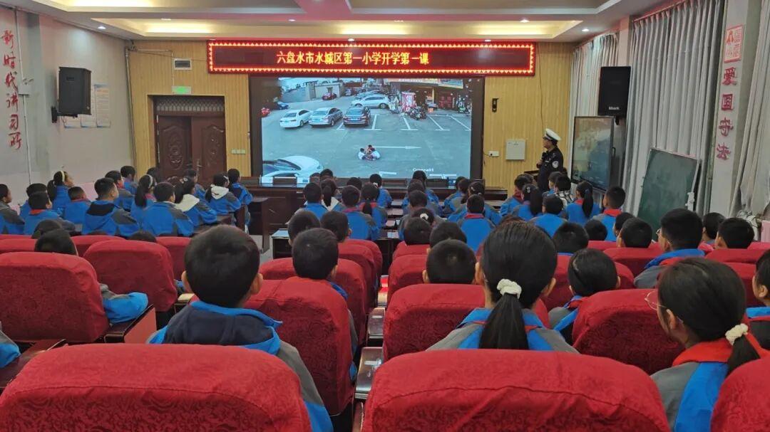 圖2 授課現(xiàn)場(chǎng).jpg