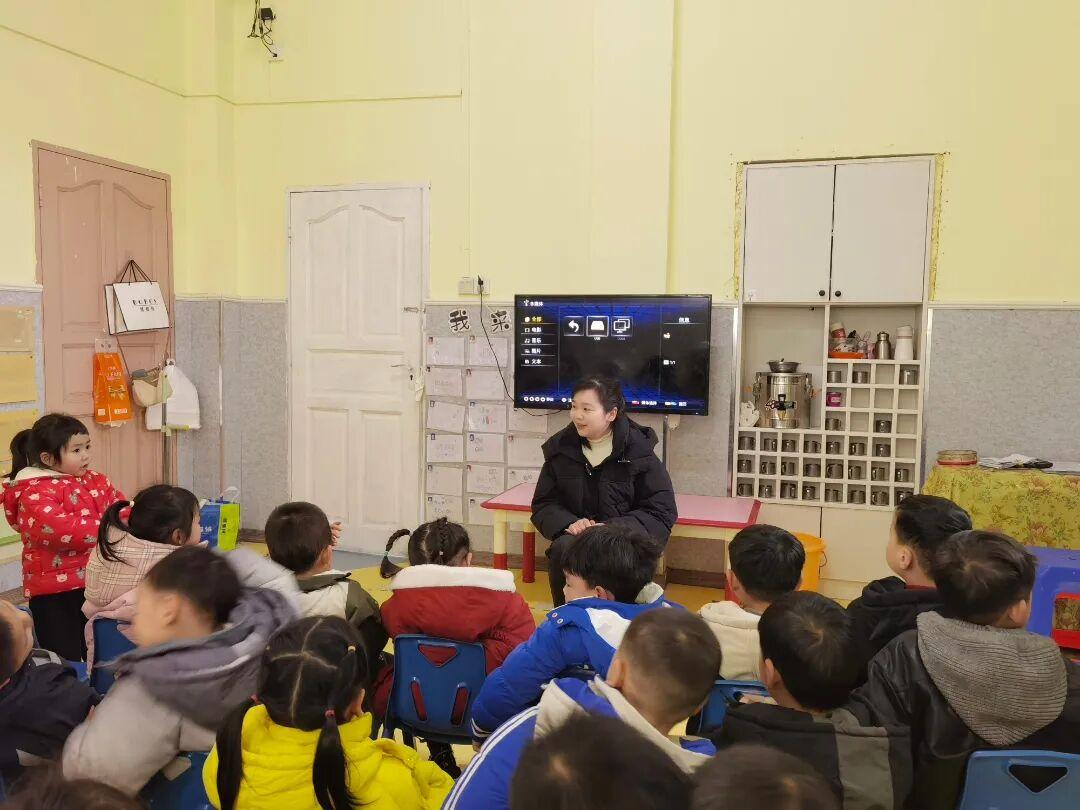 圖2  3月4日，愛立方幼兒園法治副校長楊宏平到校開展宣傳教育活動.jpg