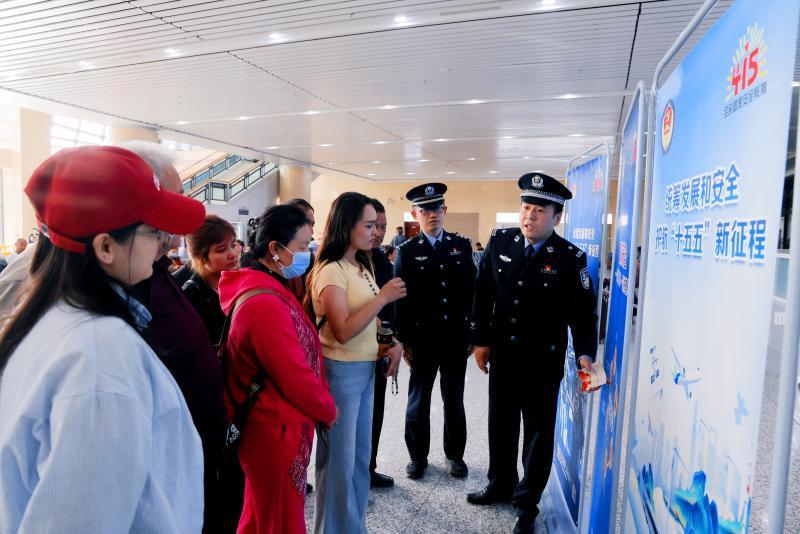 庫爾勒鐵警深入開展國家安全知識宣傳活動