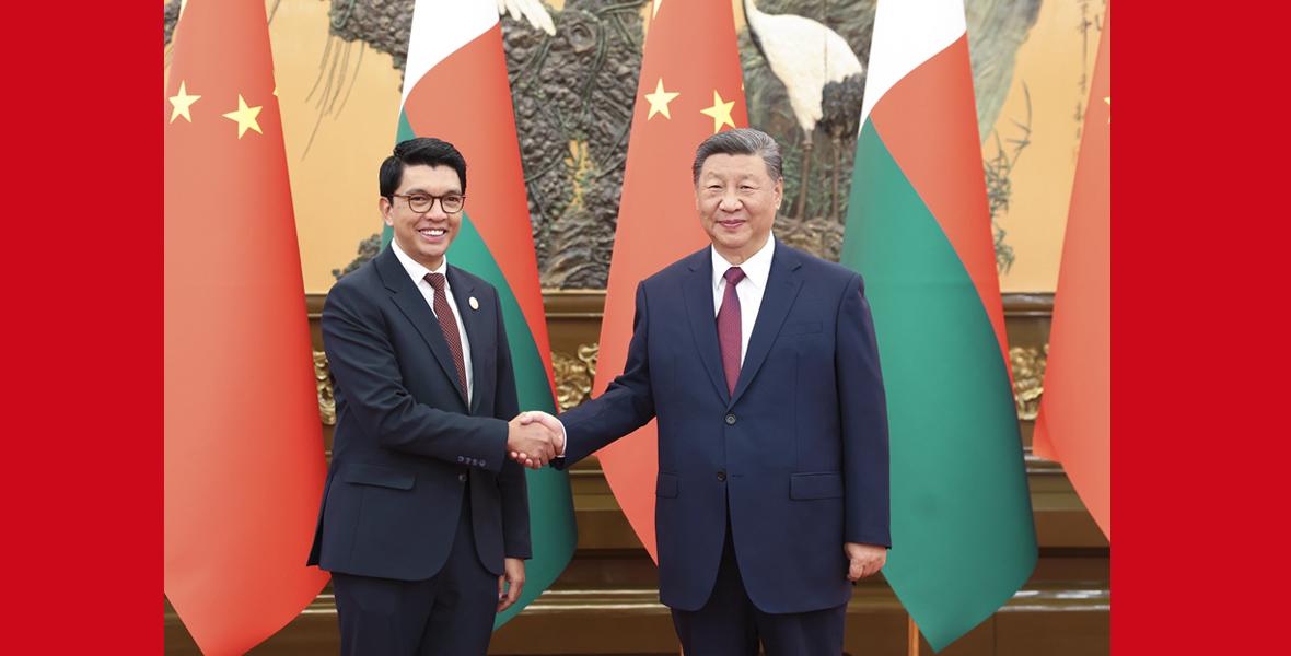 習(xí)近平會(huì)見馬達(dá)加斯加總統(tǒng)拉喬利納