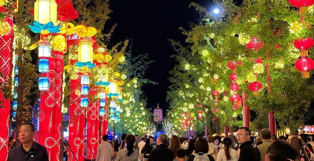 潮體驗(yàn)、微度假、熱IP——中秋節(jié)假期各地消費(fèi)市場掃描