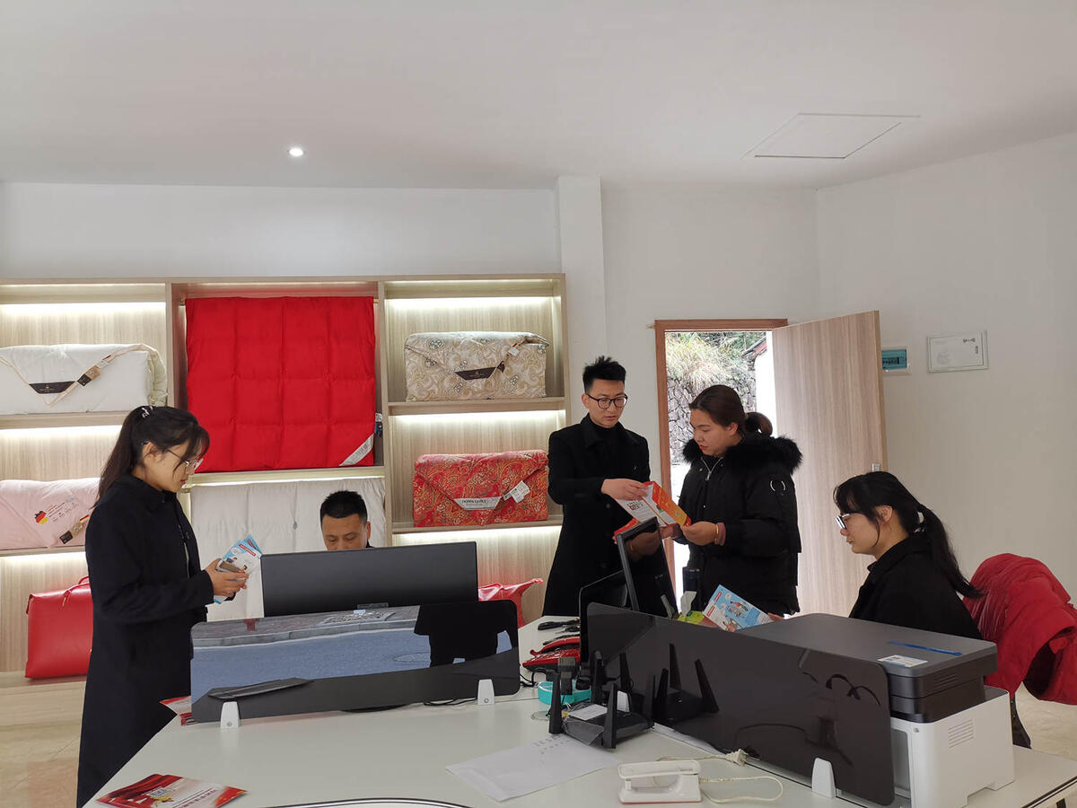 淳安司法：憲法宣傳進企業(yè)，“把脈問診”開良方